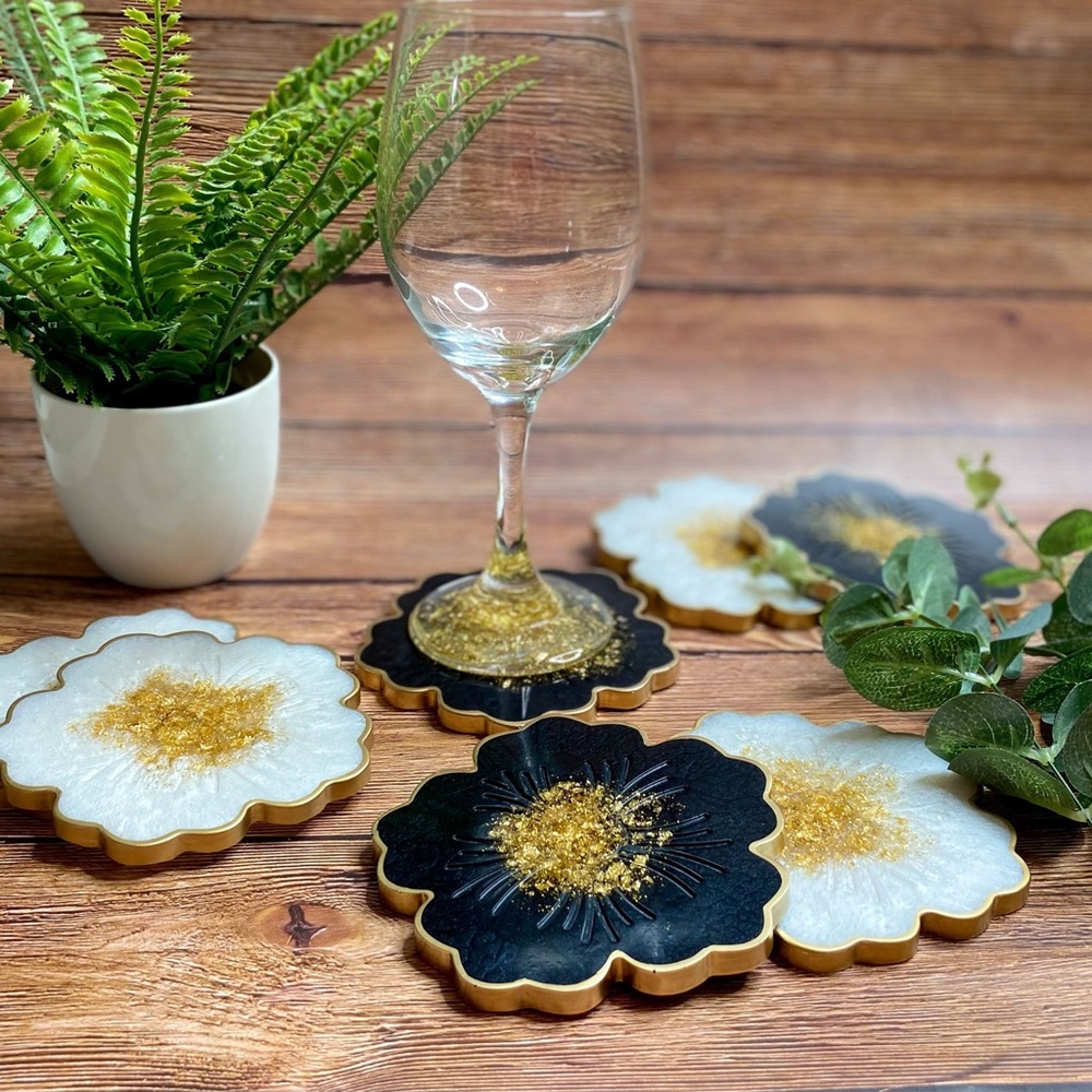 Black and White Flower Coaster Set - Picture 4 of 10